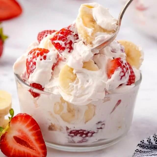 Strawberry Banana Cheesecake Salad