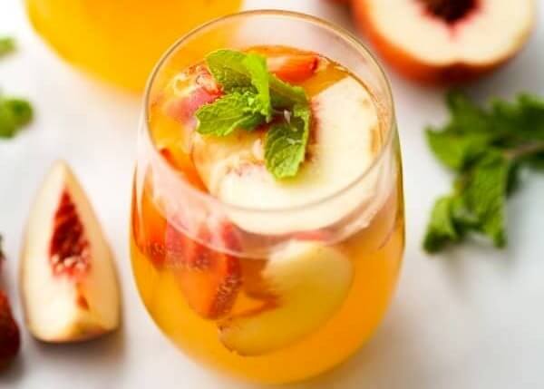 Applebee's White Peach Sangria Recipe