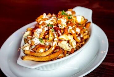 Buffalo Chicken Poutine Recipe