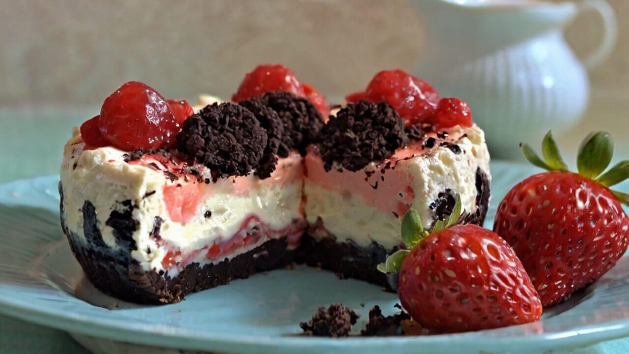 Strawberry Oreo Cheesecake Cup Recipe