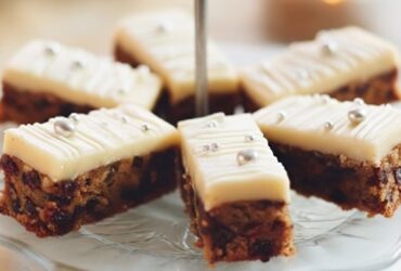 Christmas Cake Traybake Recipe