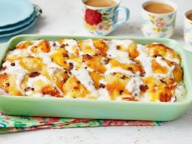 Pioneer Woman Biscuits and Gravy Casserole Recipe