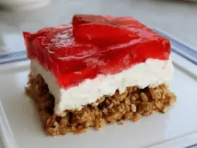 Paula Deen Strawberry Pretzel Salad Recipe